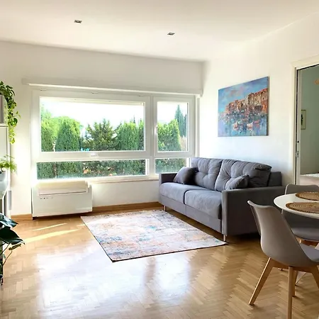 Aurelia House Garden-3