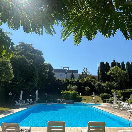 Aurelia House Garden-2